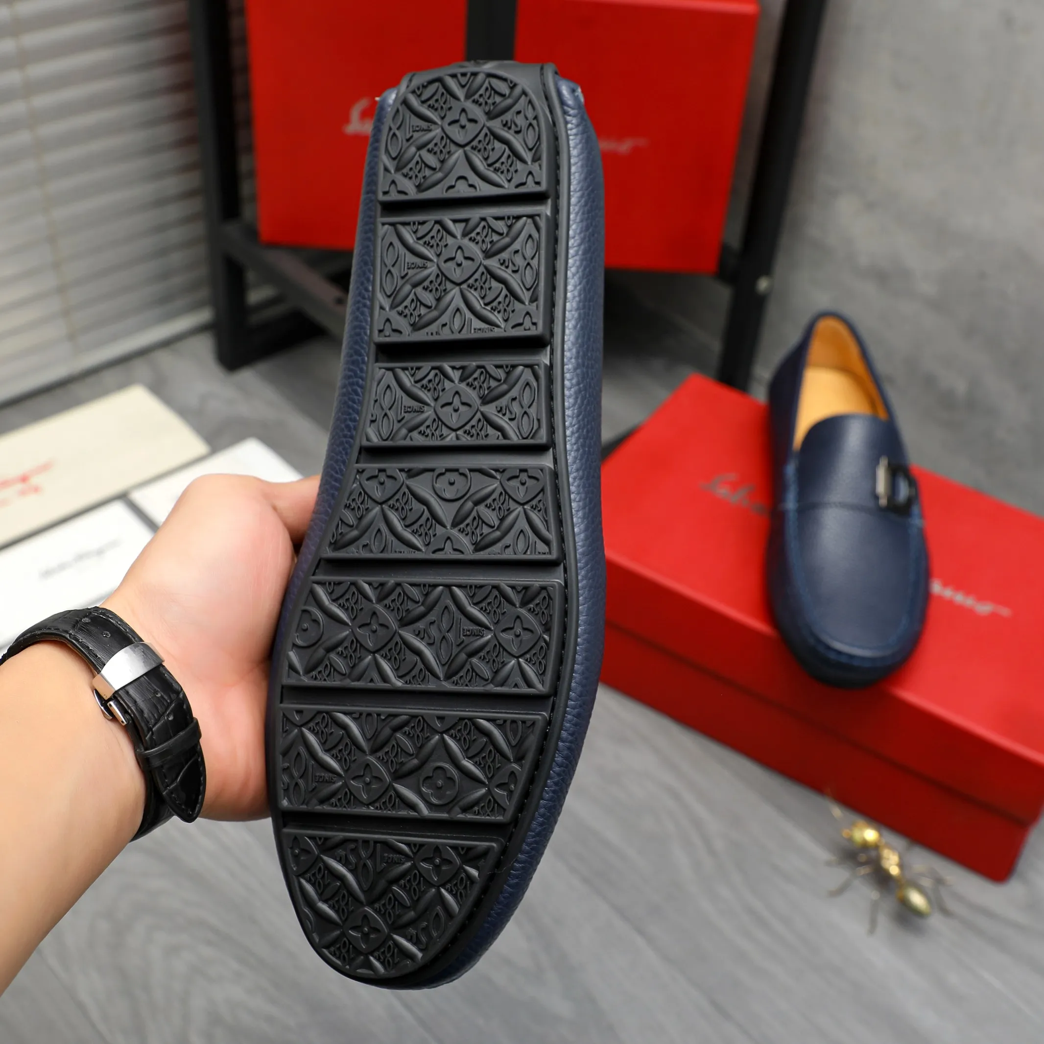 Men's shoes 💰p380 Product trademark: Ferragamo " Ferragamo ] Casual slip-on men's shoes Regular size: 38-45 Product material: Selected pebbled cowhide upper, pigskin lining, rubber outsole